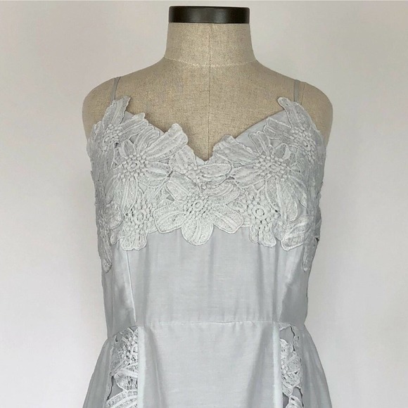 Esley Gray Crochet Lace Lined Spaghetti Strap Midi Dress NWT Size Large - Picture 4 of 9